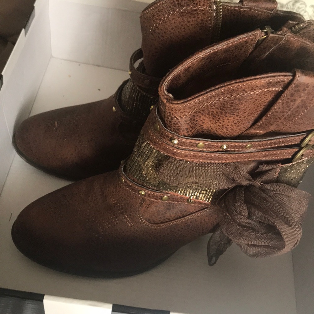 Cute boots!